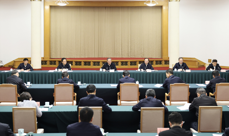 堅持遠近結合，以新材料技術研發促發展惠民生增后勁